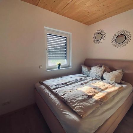 Zimmer M. Eigenem Bad Und Badewanne Direkt Am Wald Amöneburg Exterior foto