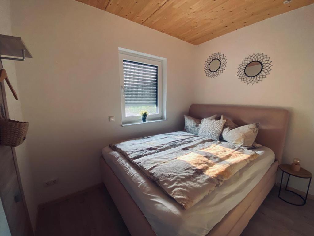 Zimmer M. Eigenem Bad Und Badewanne Direkt Am Wald Amöneburg Exterior foto