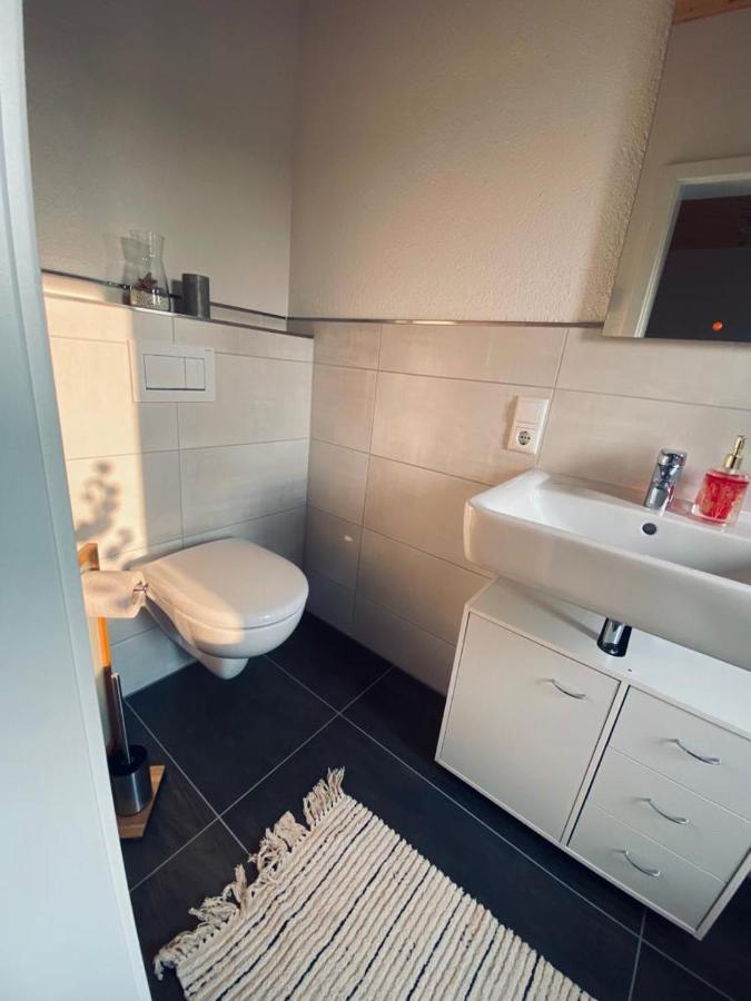 Zimmer M. Eigenem Bad Und Badewanne Direkt Am Wald Amöneburg Exterior foto